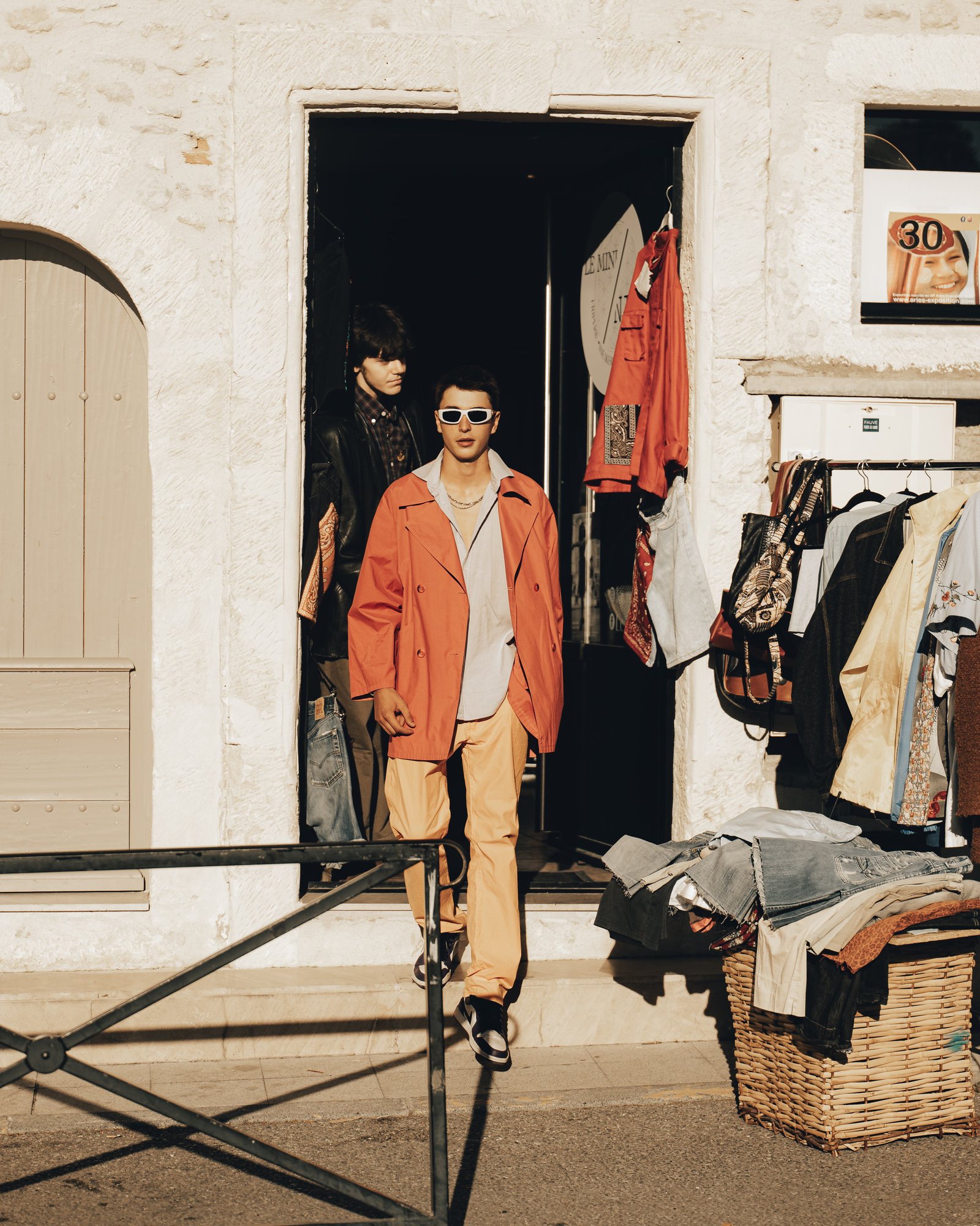 Photo d'un défilé sur Arles, prise par LefingerJames photographe pro