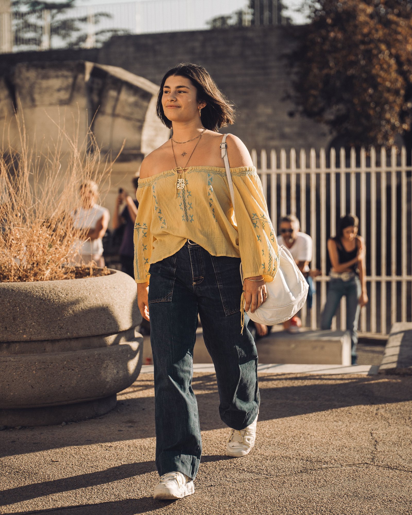 Photo d'un défilé sur Arles, prise par LefingerJames photographe pro