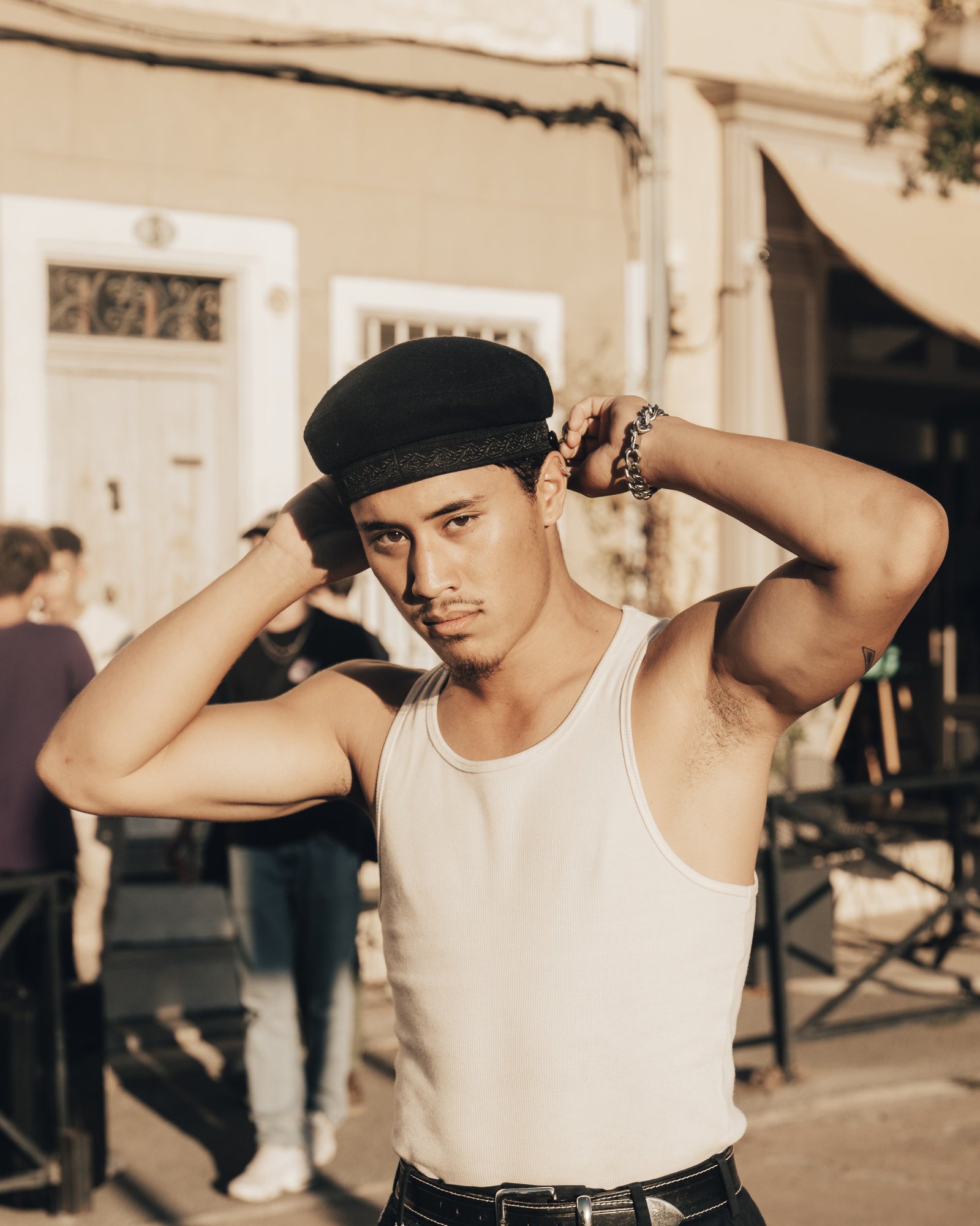 Photo d'un défilé sur Arles, prise par LefingerJames photographe pro